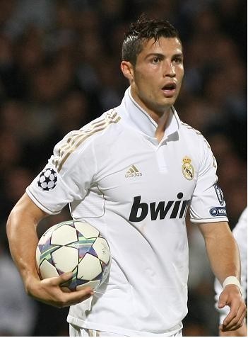 根据最新战 根据最新战