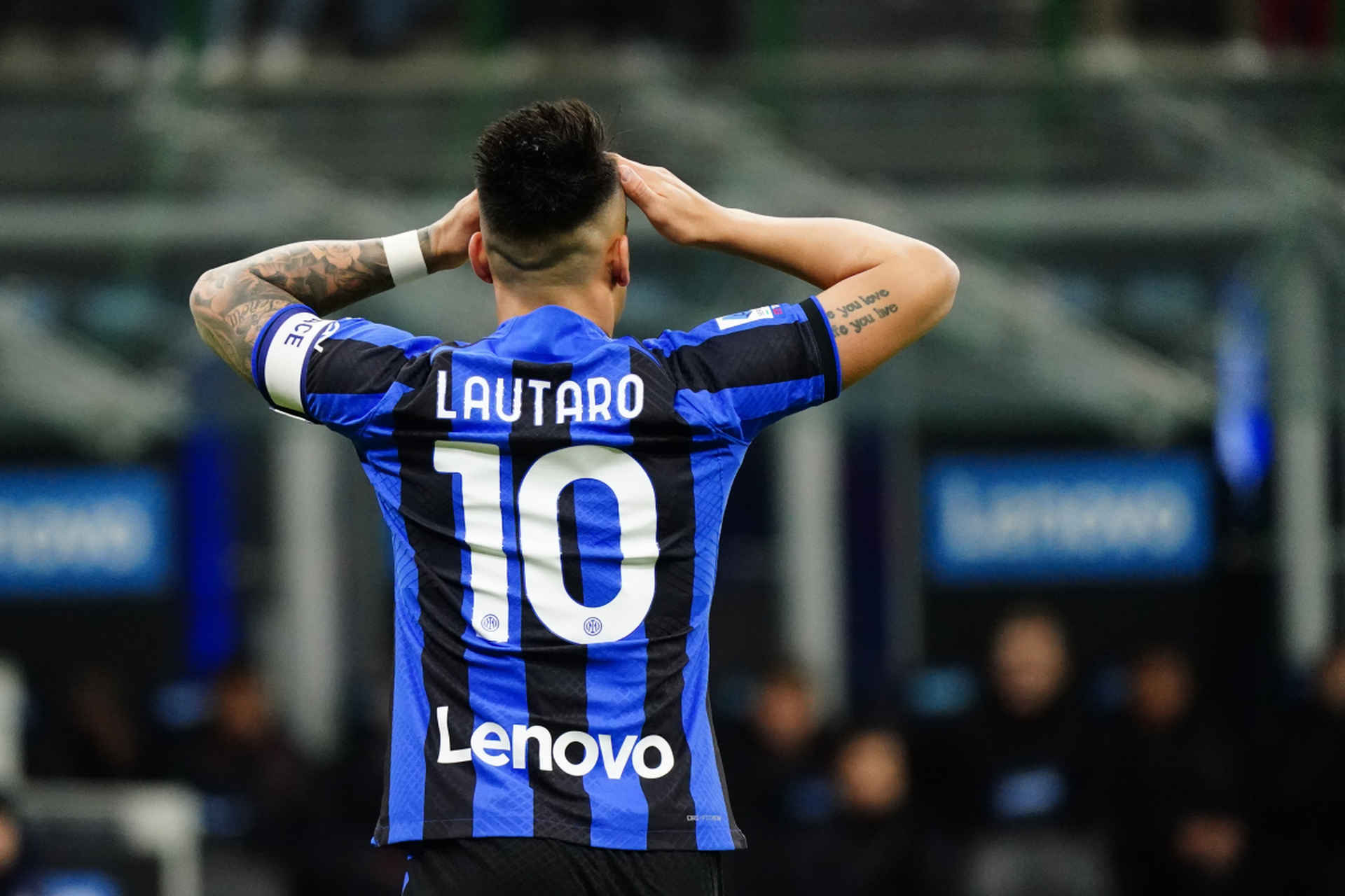 首秀往往被 首秀往往被