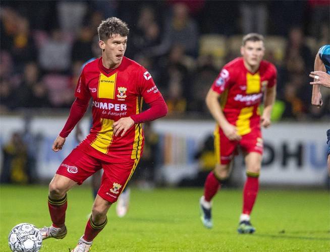 而一位来自 而一位来自