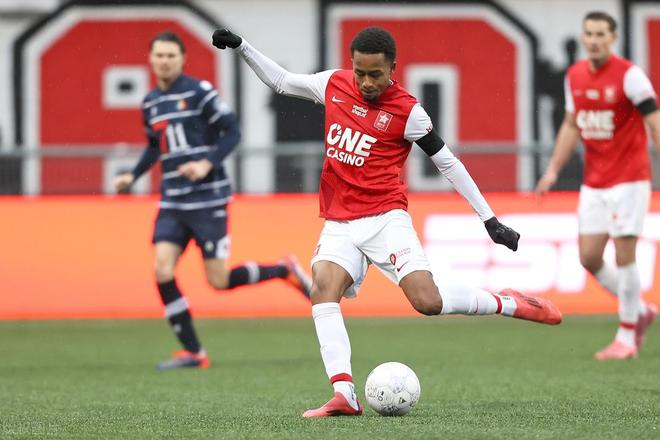 许多实例表 许多实例表